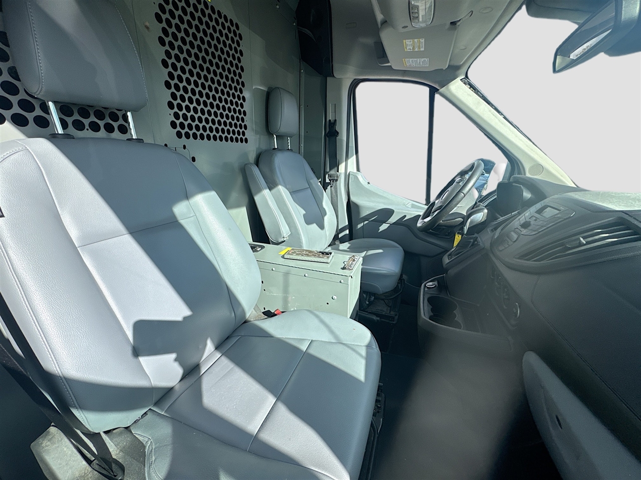 Ford Transit Van T-250 130" Med Rf 9000 GVWR Sliding RH Dr 2018