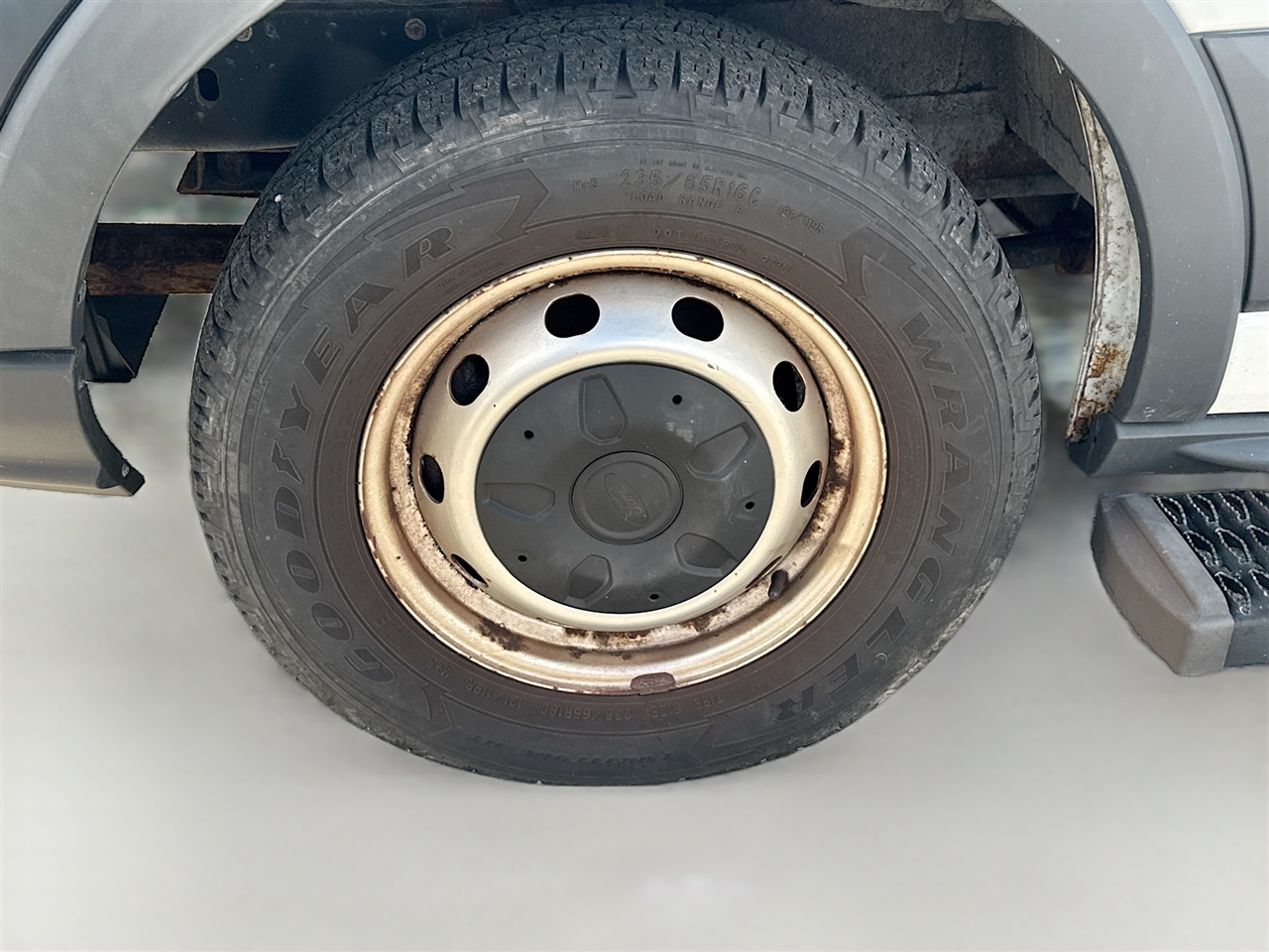 Ford Transit Van T-250 130" Med Rf 9000 GVWR Sliding RH Dr 2018