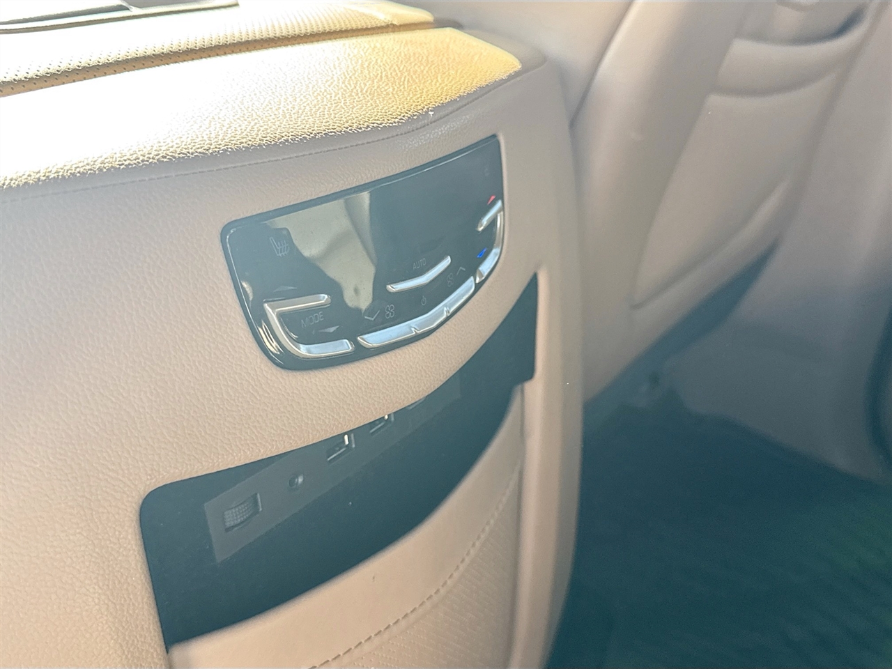 Cadillac Escalade 4WD 4dr Platinum 2018