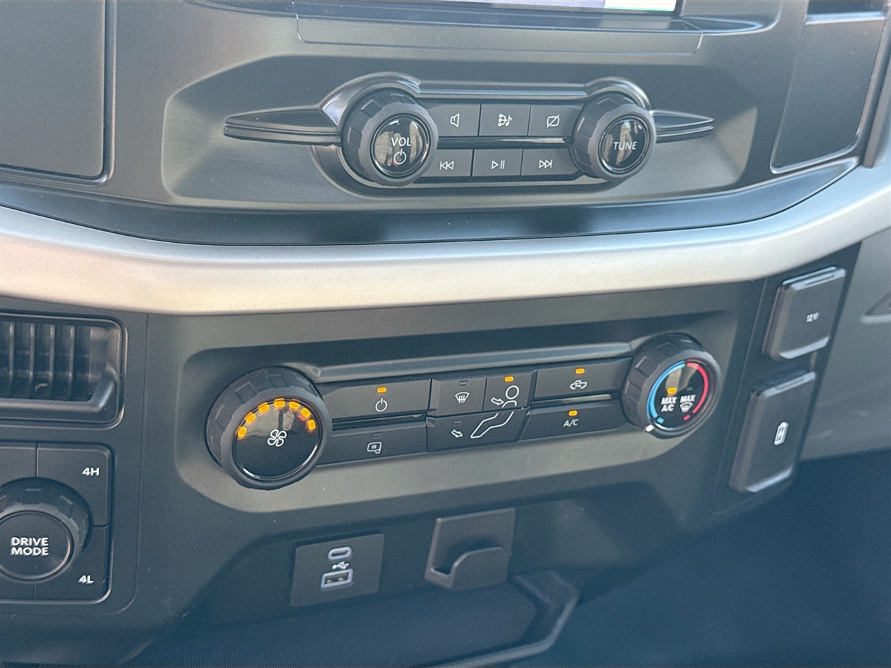 Ford F-150 XLT 4WD SuperCab 6.5' Box 2022