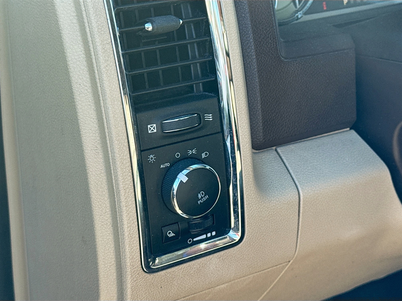 RAM 1500 Longhorn 4x2 Crew Cab 6'4" Box *Ltd Avail* 2018