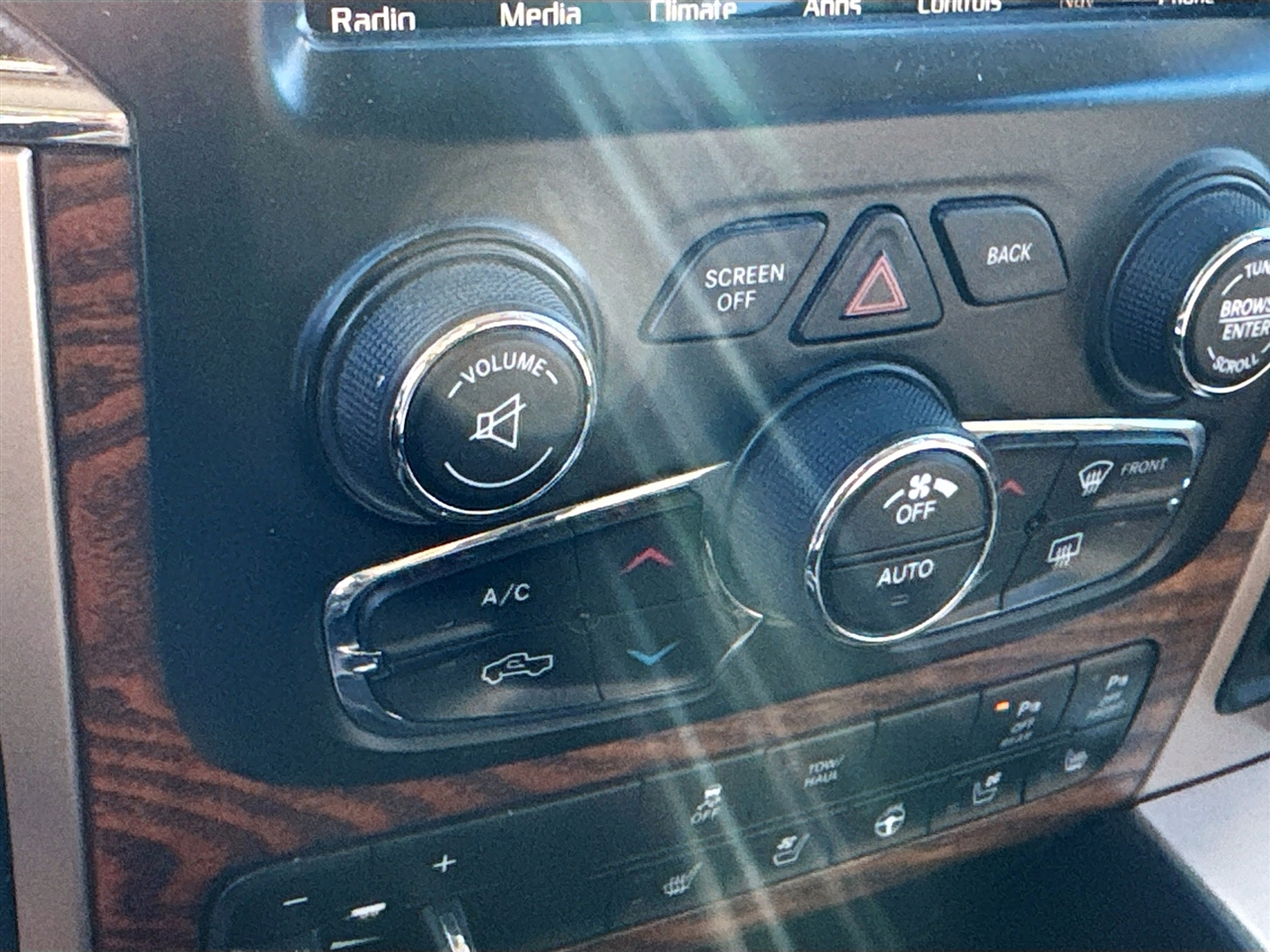 RAM 1500 Longhorn 4x2 Crew Cab 6'4" Box *Ltd Avail* 2018