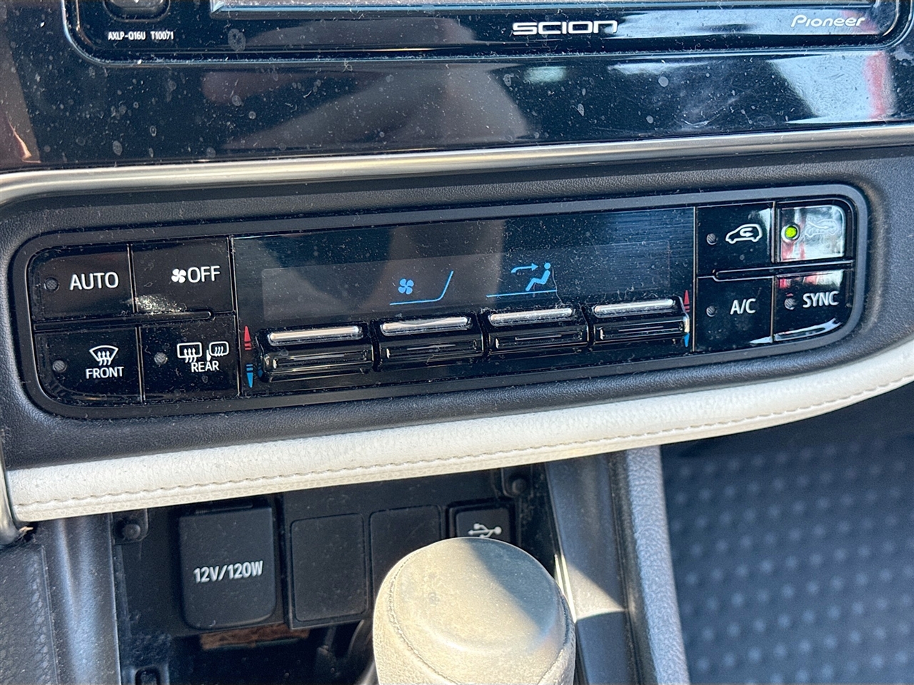 Scion iM 5dr HB Man (Natl) 2016