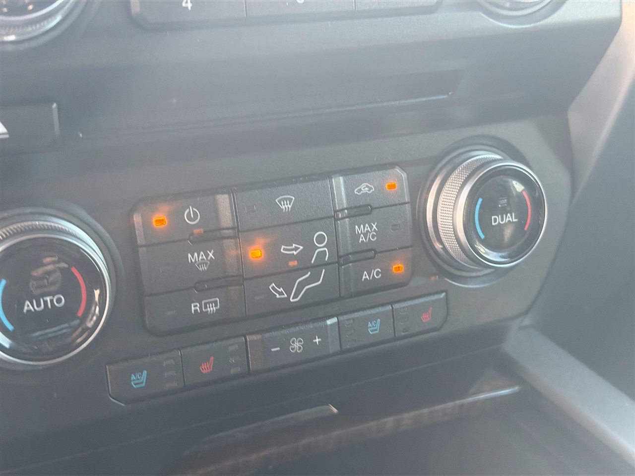 Ford Super Duty F-250 SRW King Ranch 4WD Crew Cab 8' Box 2017