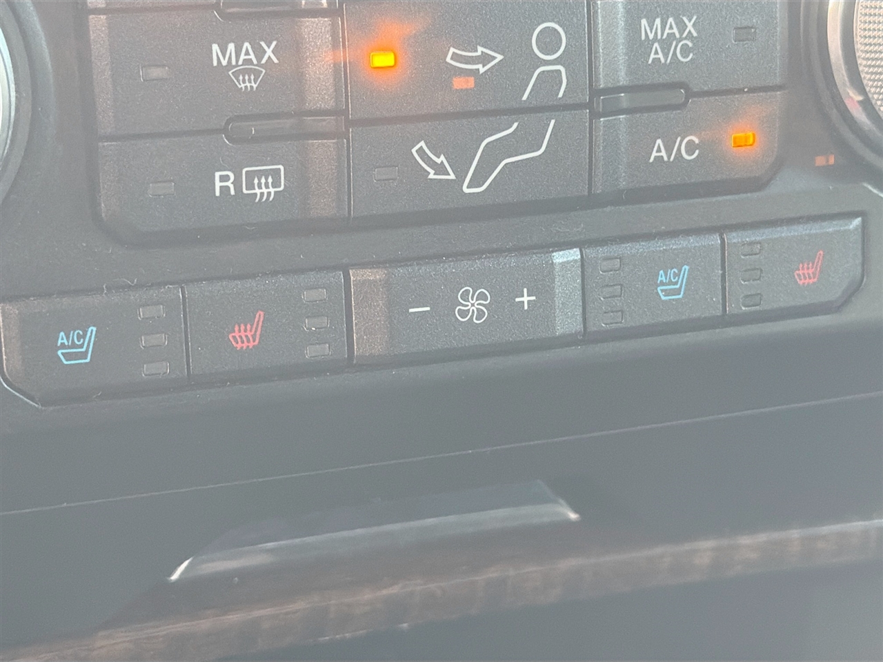 Ford Super Duty F-250 SRW King Ranch 4WD Crew Cab 8' Box 2017