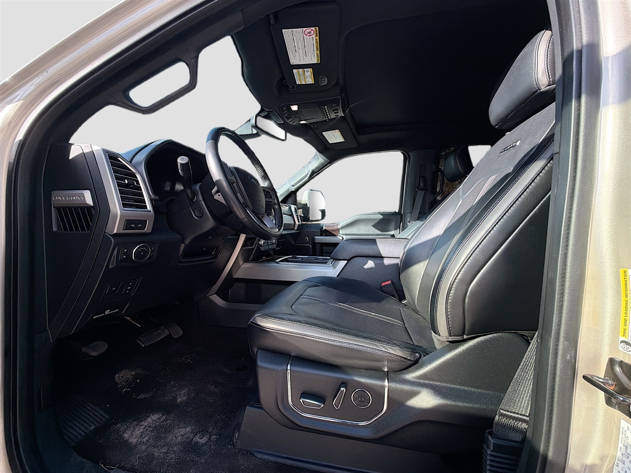 Ford Super Duty F-250 SRW King Ranch 4WD Crew Cab 8' Box 2017