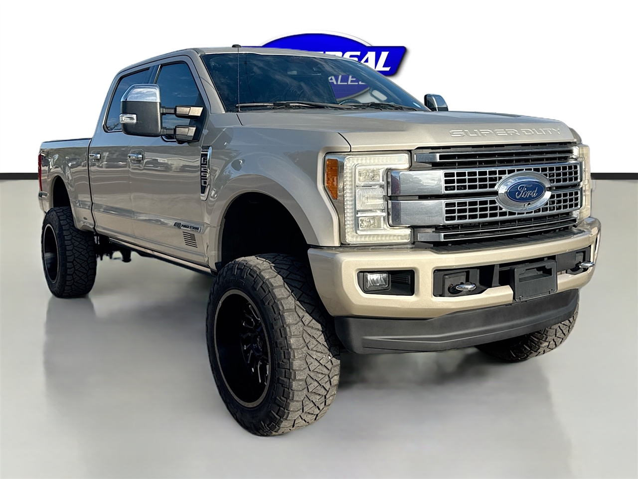 2017 Ford Super Duty F-250 SRW Lariat 4WD Crew Cab 8' Box