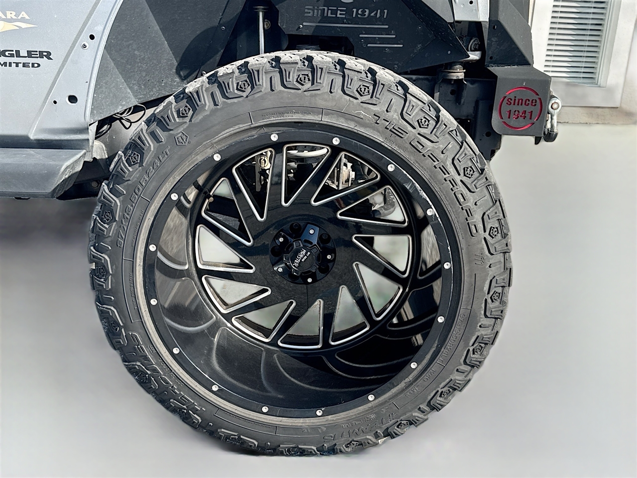 Jeep Wrangler Unlimited 4WD 4dr Sahara 2013