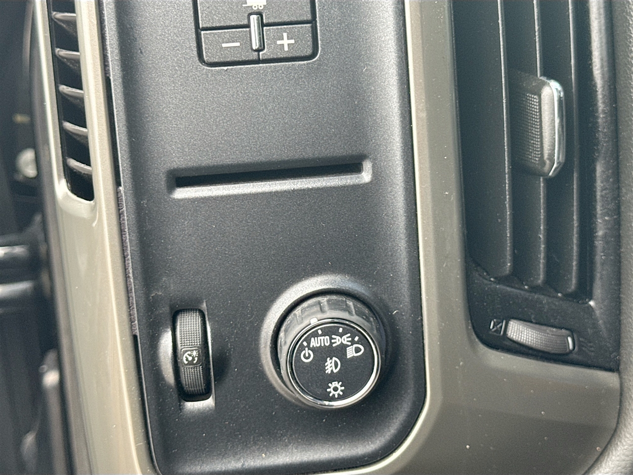 Chevrolet Silverado 3500HD 2WD Crew Cab 167.7" High Country 2018