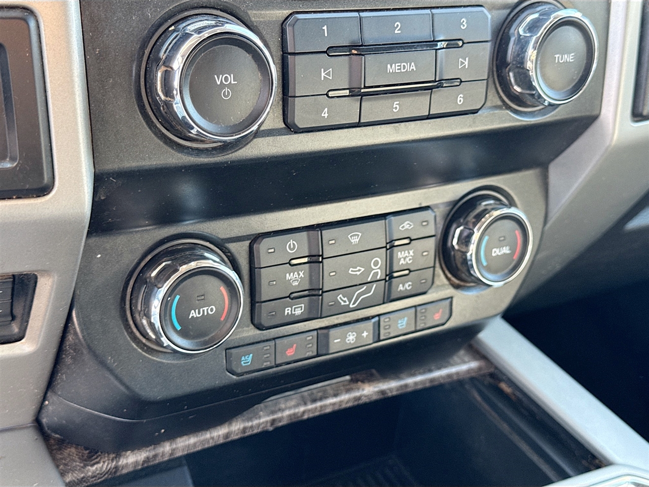 Ford Super Duty F-250 SRW King Ranch 4WD Crew Cab 8' Box 2019