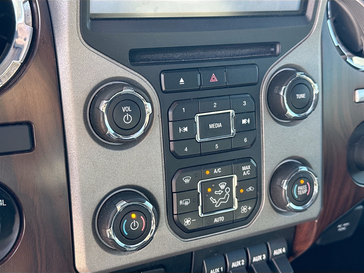 Ford Super Duty F-250 SRW 4WD Crew Cab 172" Platinum 2016