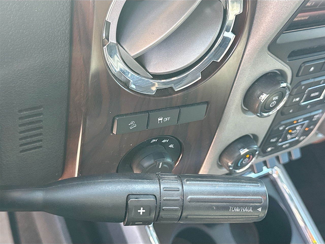 Ford Super Duty F-250 SRW 4WD Crew Cab 172" Platinum 2016