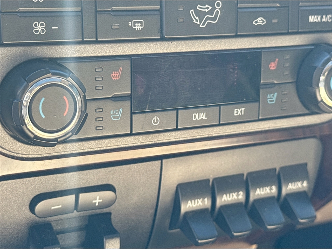 Ford Super Duty F-350 SRW 4WD Crew Cab 156" King Ranch 2012