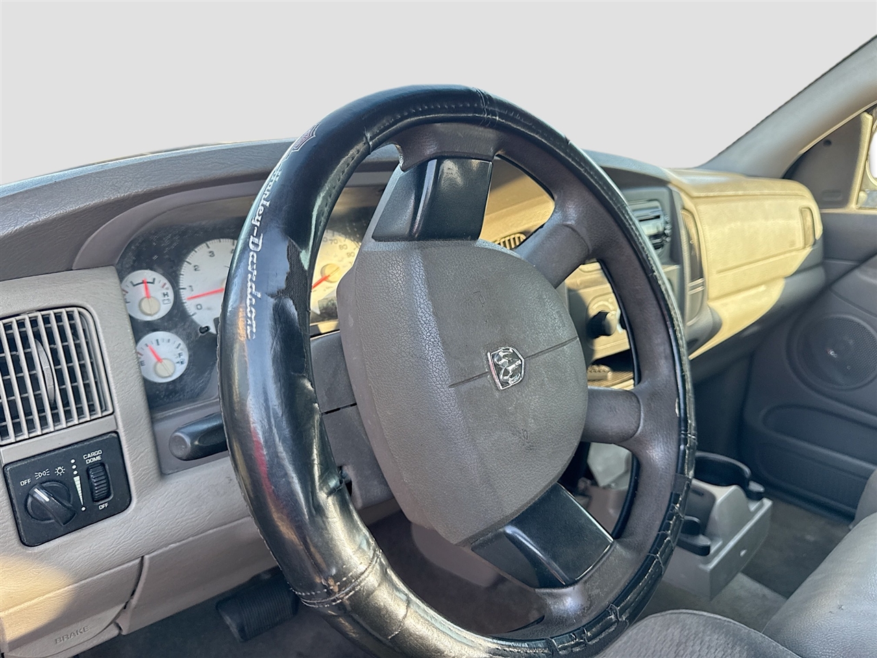 Dodge Ram 1500 4dr Quad Cab 140.5" WB ST 2005