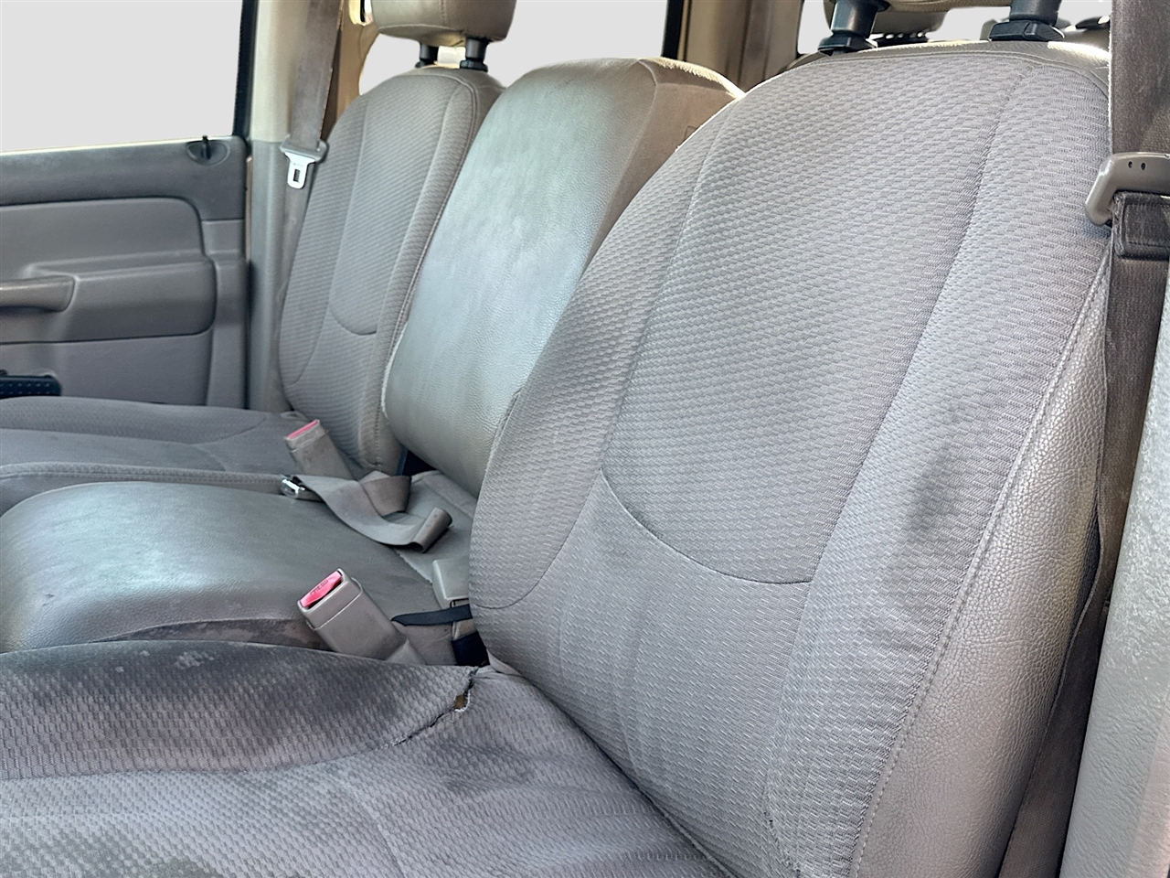 Dodge Ram 1500 4dr Quad Cab 140.5" WB ST 2005