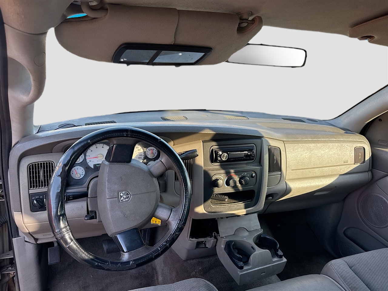 Dodge Ram 1500 4dr Quad Cab 140.5" WB ST 2005