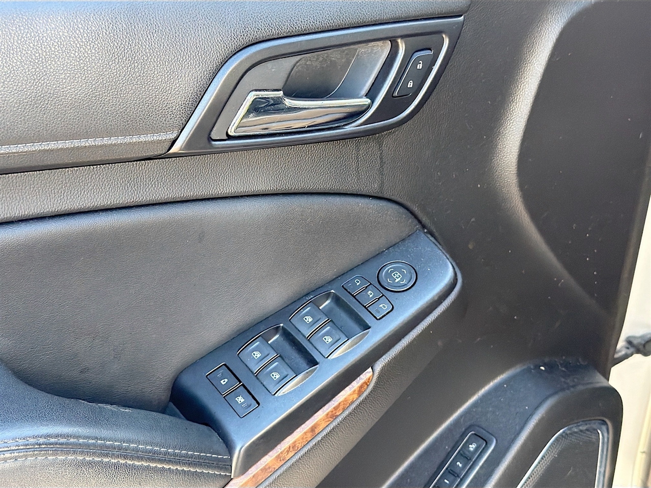 Chevrolet Tahoe 2WD 4dr LTZ 2015