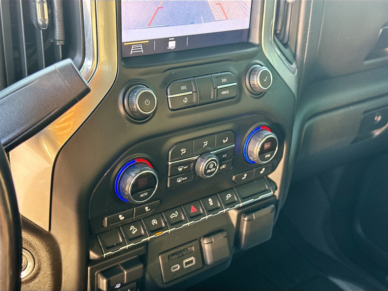 Chevrolet Silverado 1500 4WD Double Cab 147" LT 2019