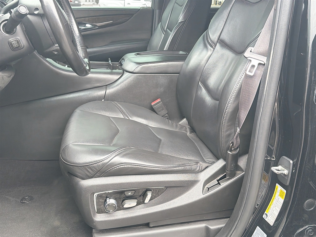 Cadillac Escalade ESV 4WD 4dr Platinum 2016