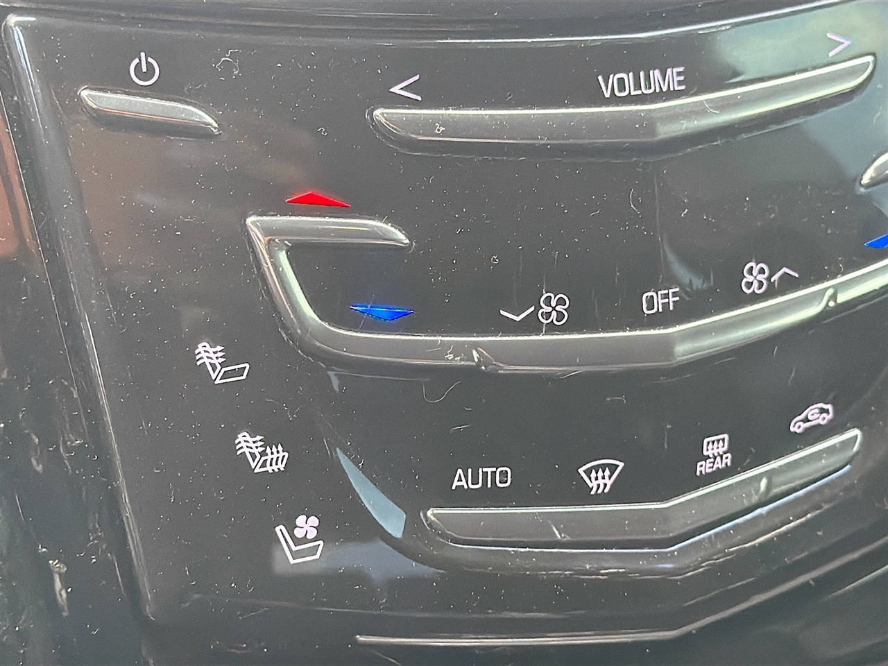 Cadillac Escalade ESV 4WD 4dr Platinum 2016