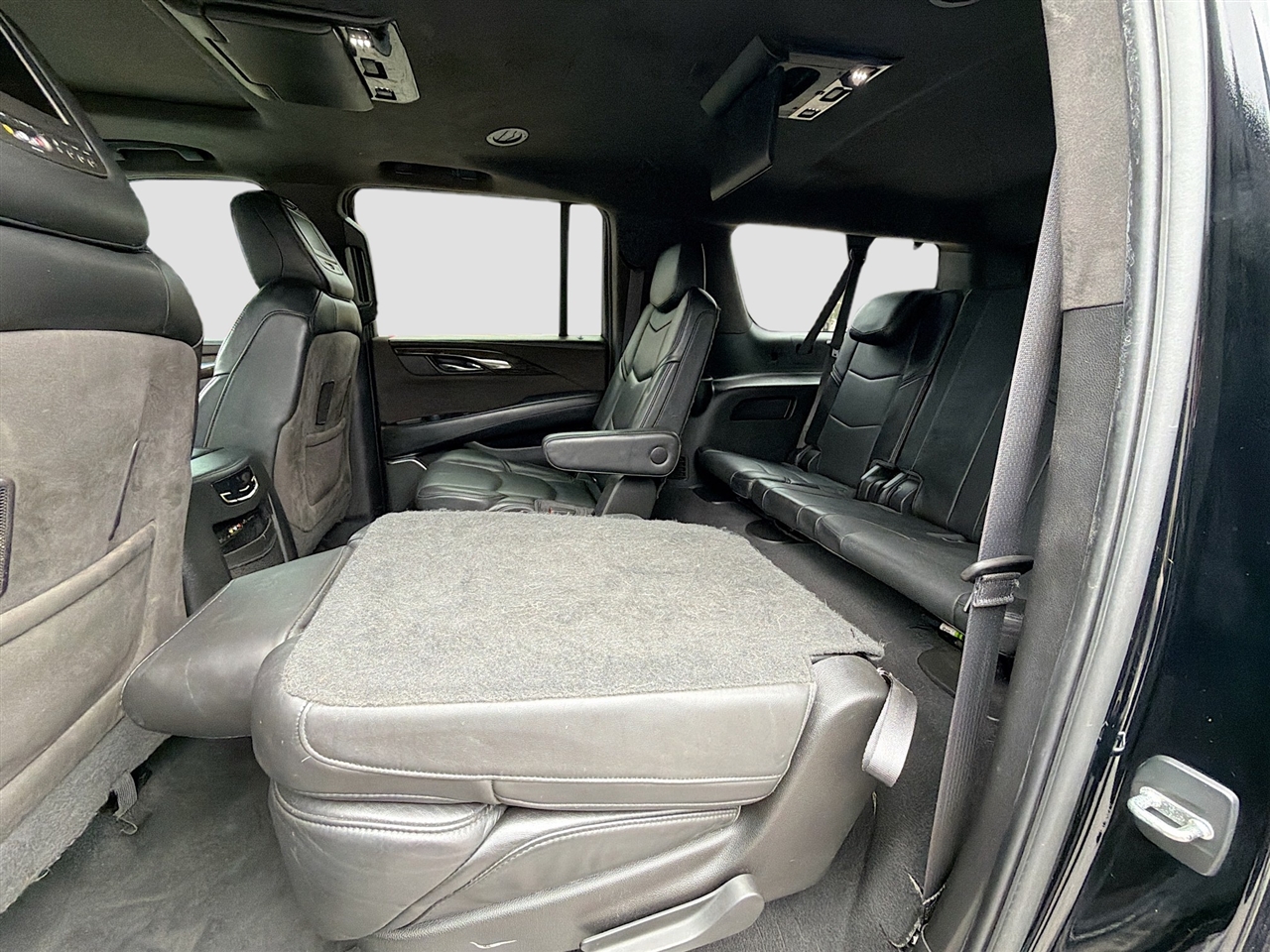 Cadillac Escalade ESV 4WD 4dr Platinum 2016