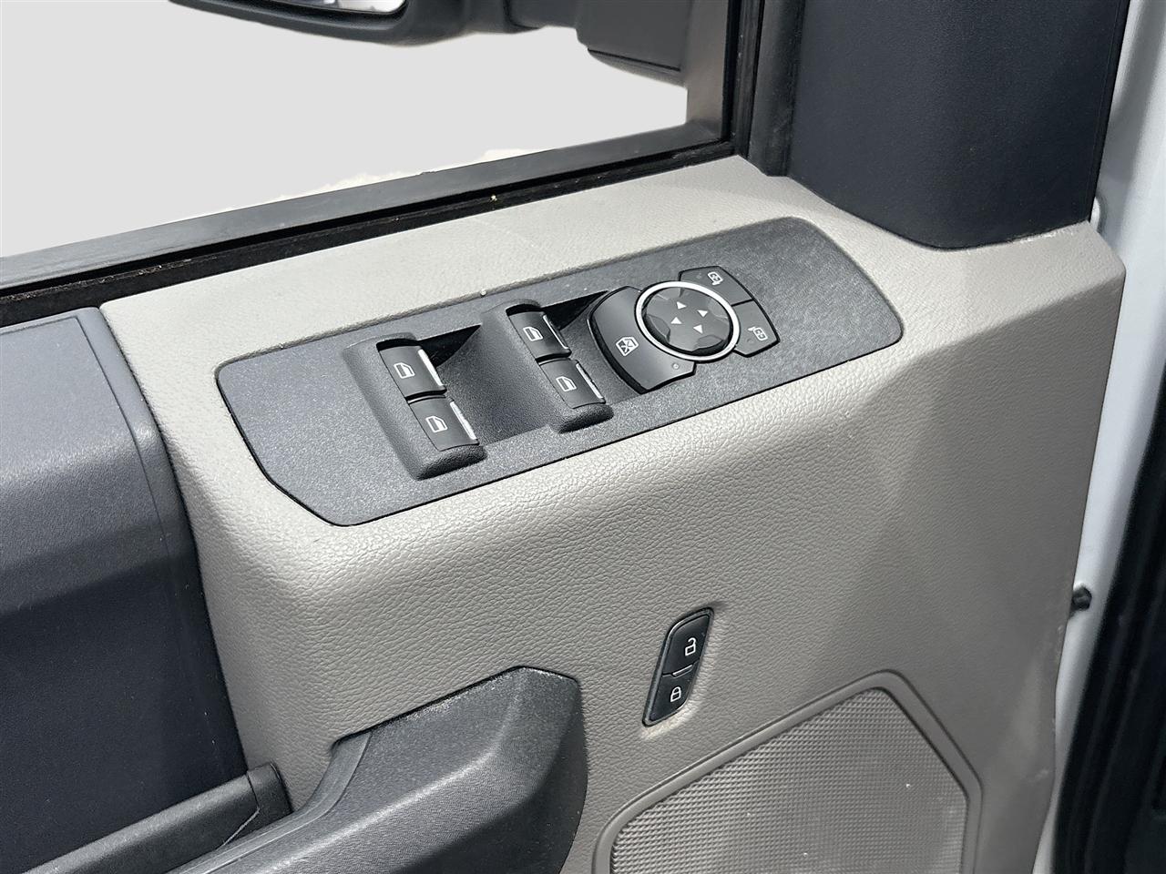 Ford Super Duty F-350 SRW King Ranch 4WD Crew Cab 8' Box 2022