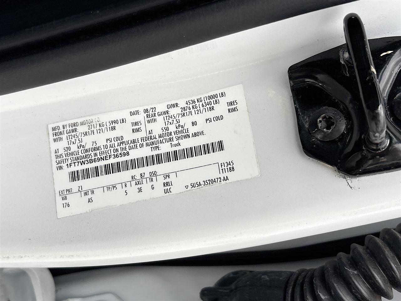 Ford Super Duty F-350 SRW King Ranch 4WD Crew Cab 8' Box 2022