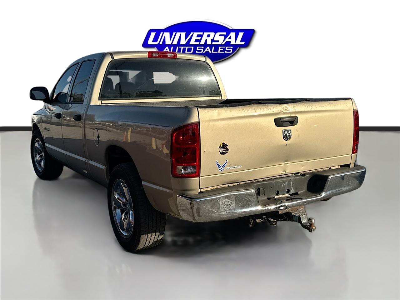 Dodge Ram 1500 4dr Quad Cab 140.5" WB ST 2005