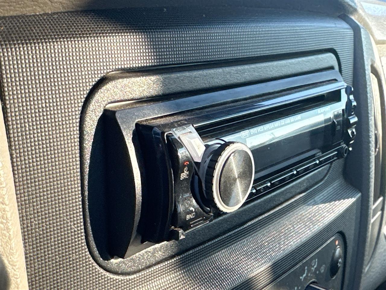 Dodge Ram 1500 4dr Quad Cab 140.5" WB ST 2005