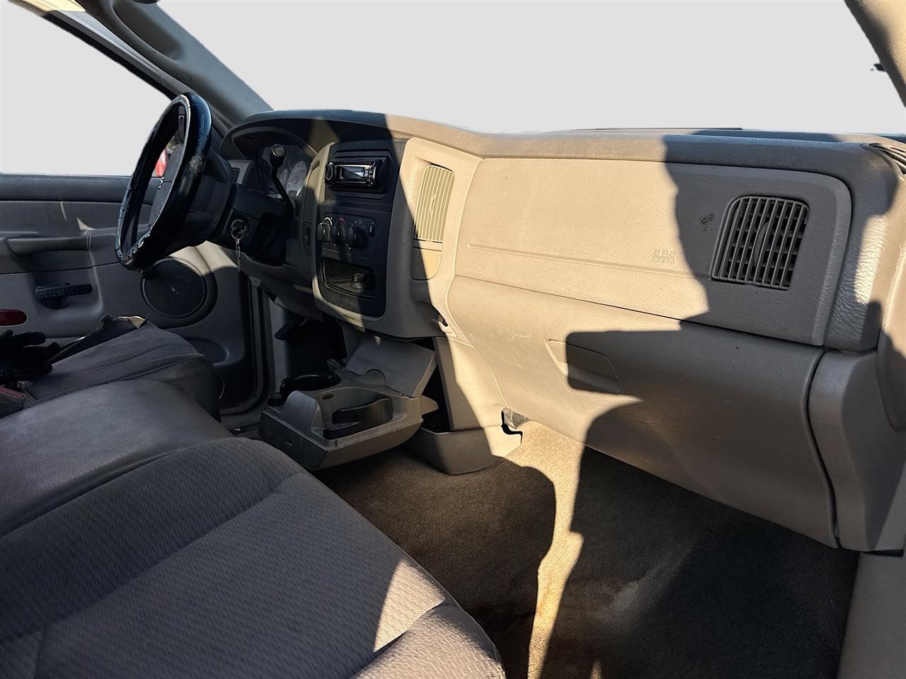 Dodge Ram 1500 4dr Quad Cab 140.5" WB ST 2005