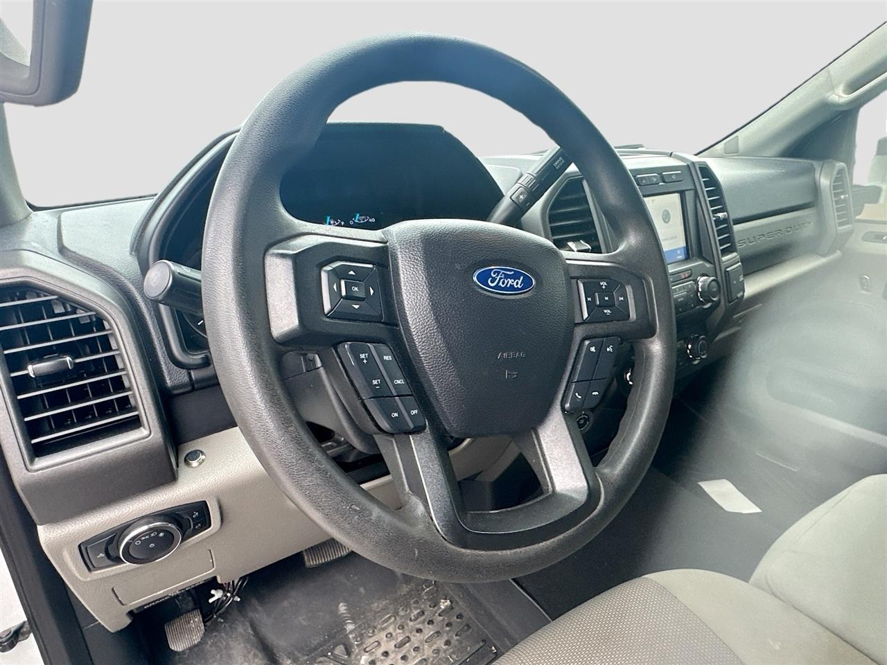 Ford Super Duty F-350 DRW King Ranch 4WD Crew Cab 8' Box 2020