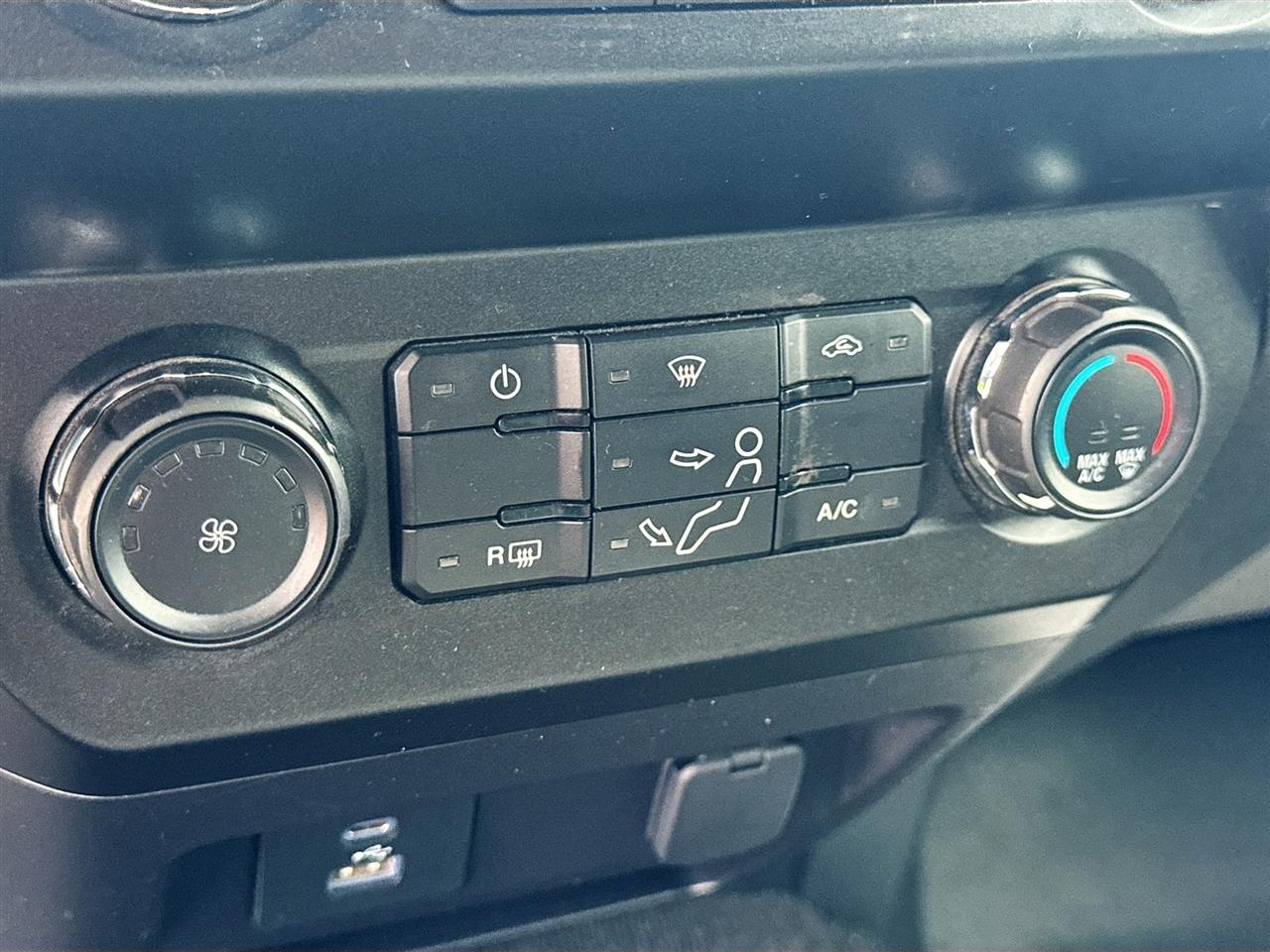 Ford Super Duty F-350 DRW King Ranch 4WD Crew Cab 8' Box 2020