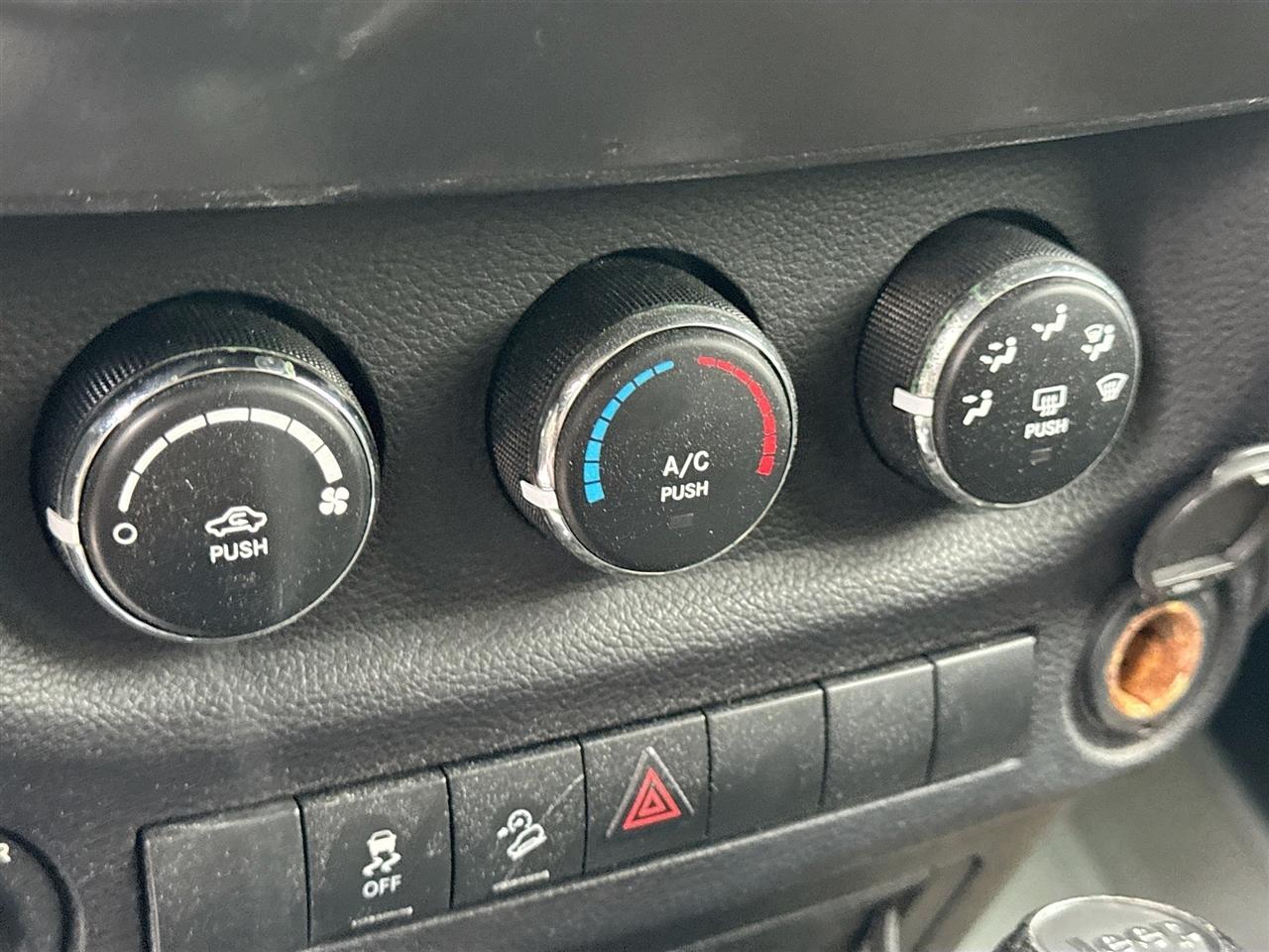 Jeep Wrangler Unlimited 4WD 4dr Sport 2015