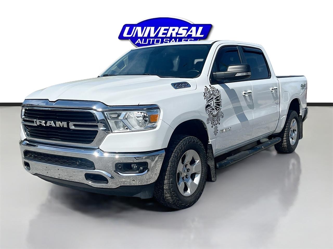 RAM 1500 Big Horn 4x4 Crew Cab 5'7" Box 2020