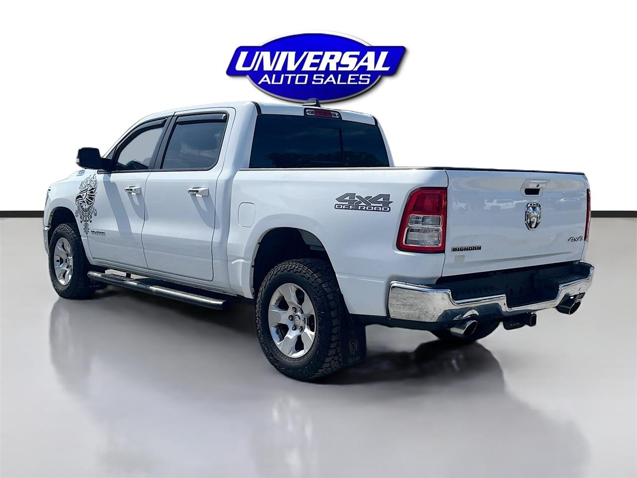 RAM 1500 Big Horn 4x4 Crew Cab 5'7" Box 2020