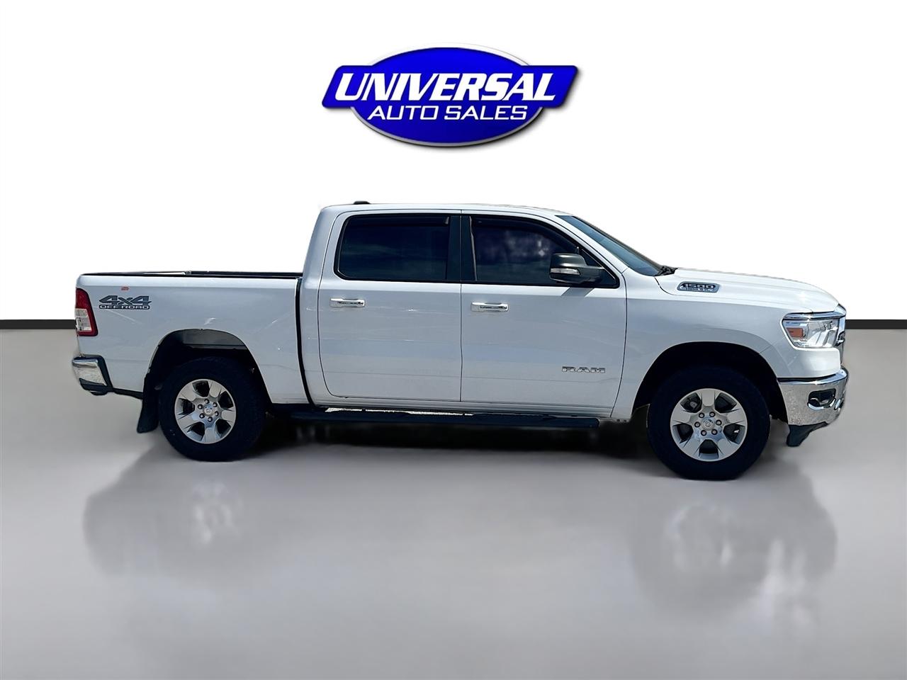 RAM 1500 Big Horn 4x4 Crew Cab 5'7" Box 2020