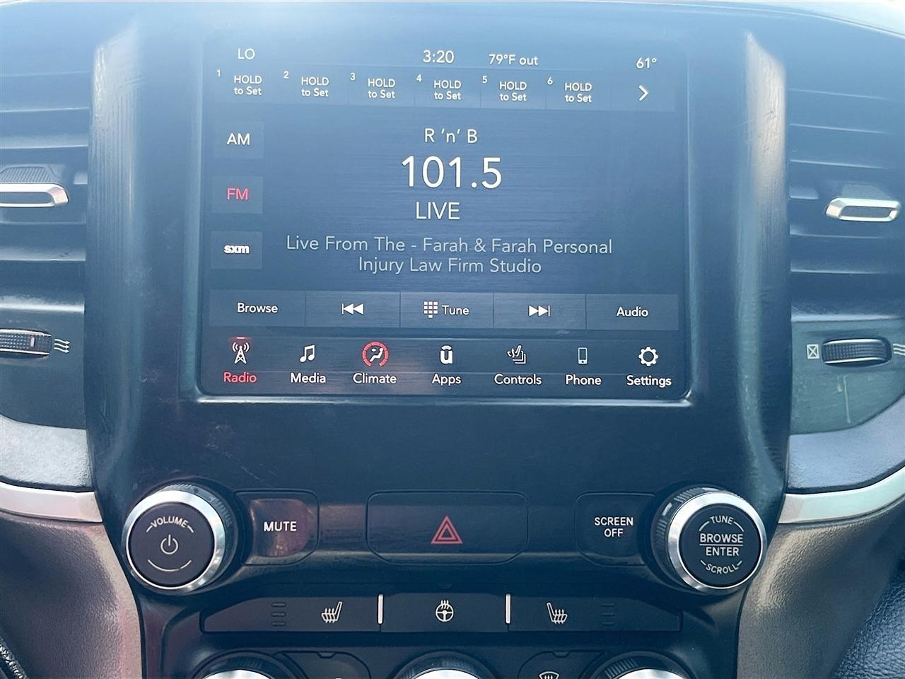 RAM 1500 Big Horn 4x4 Crew Cab 5'7" Box 2020