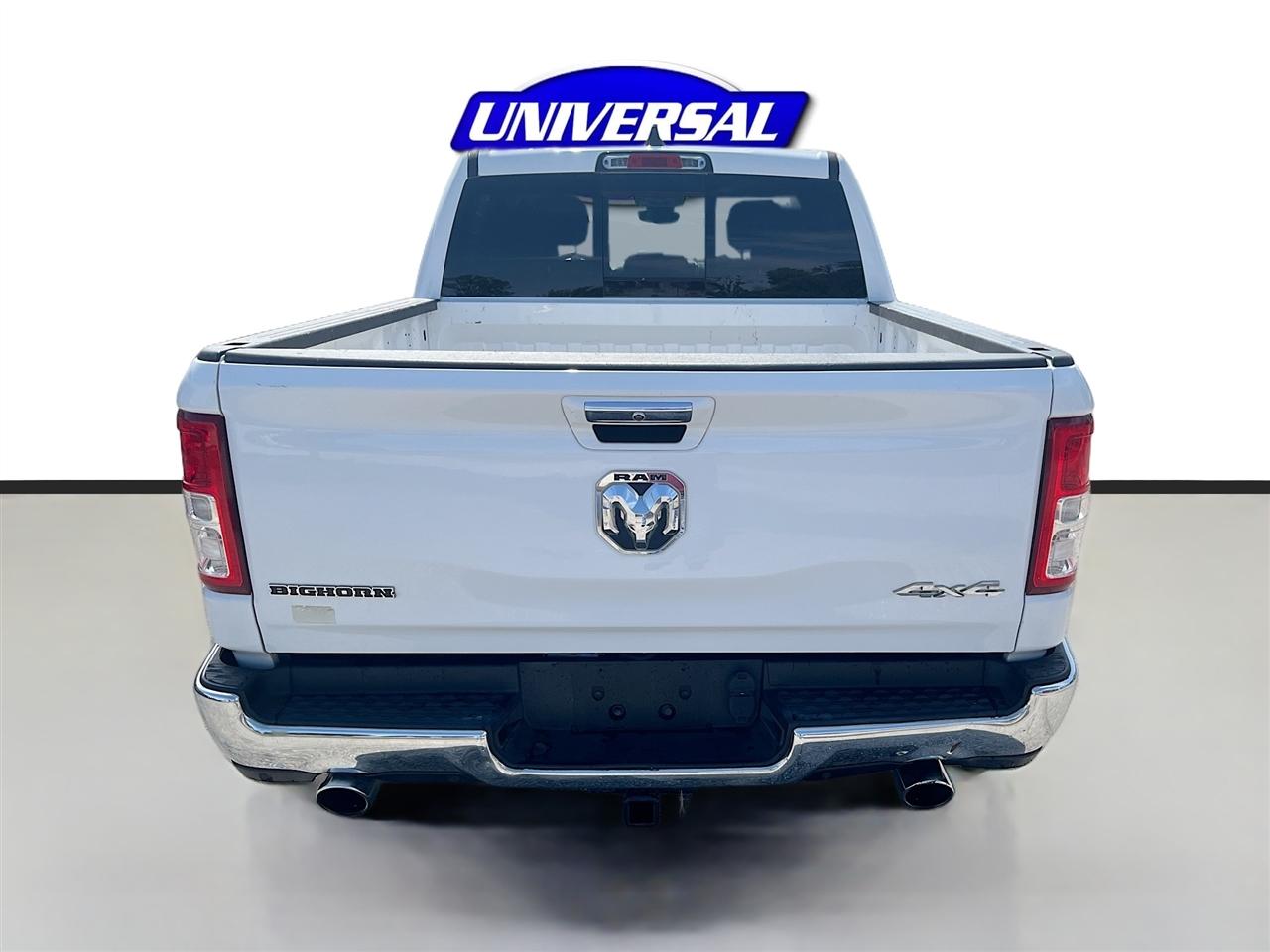 RAM 1500 Big Horn 4x4 Crew Cab 5'7" Box 2020