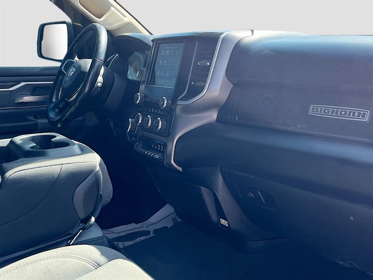 RAM 1500 Big Horn 4x4 Crew Cab 5'7" Box 2020