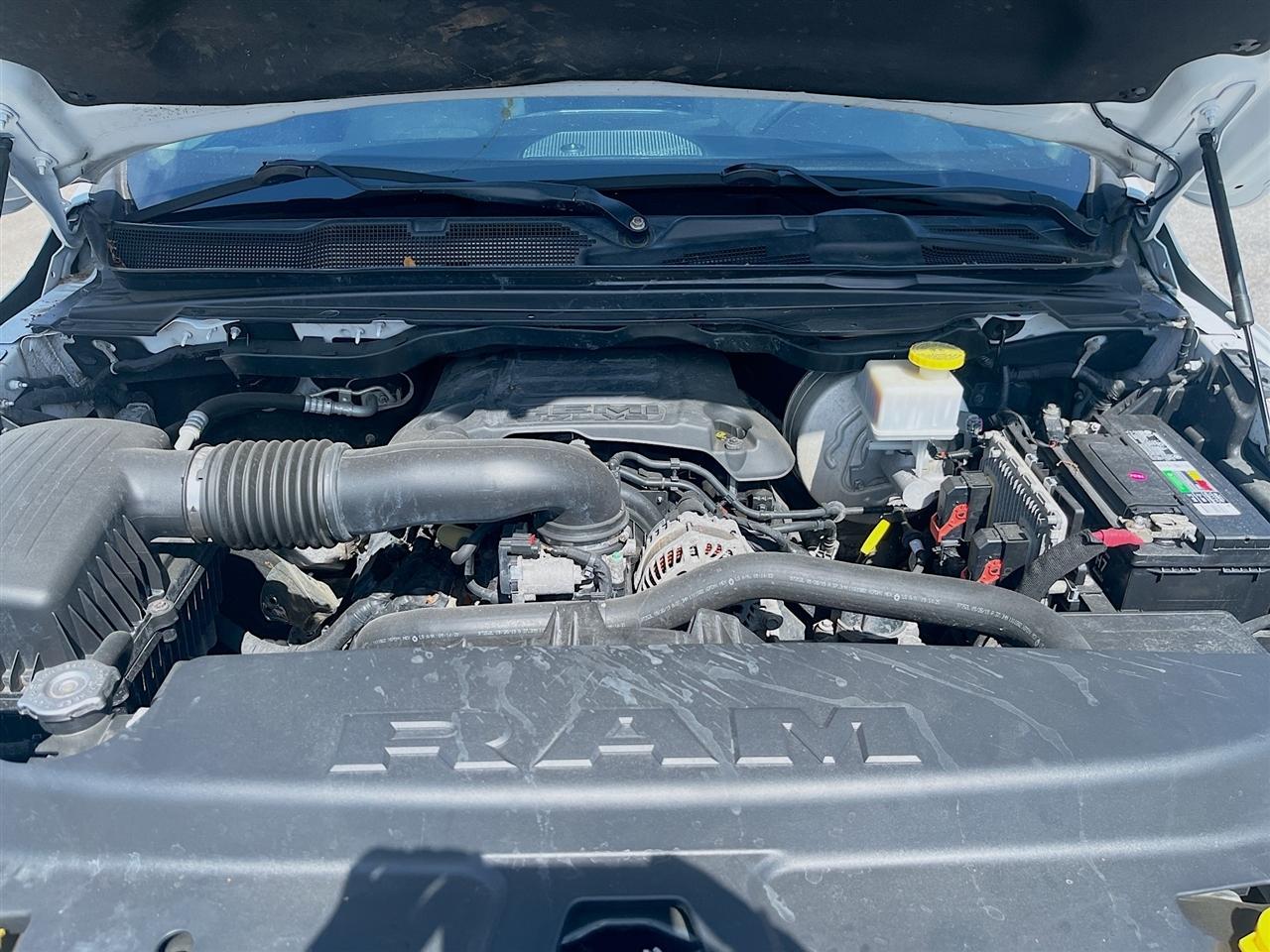 RAM 1500 Big Horn 4x4 Crew Cab 5'7" Box 2020