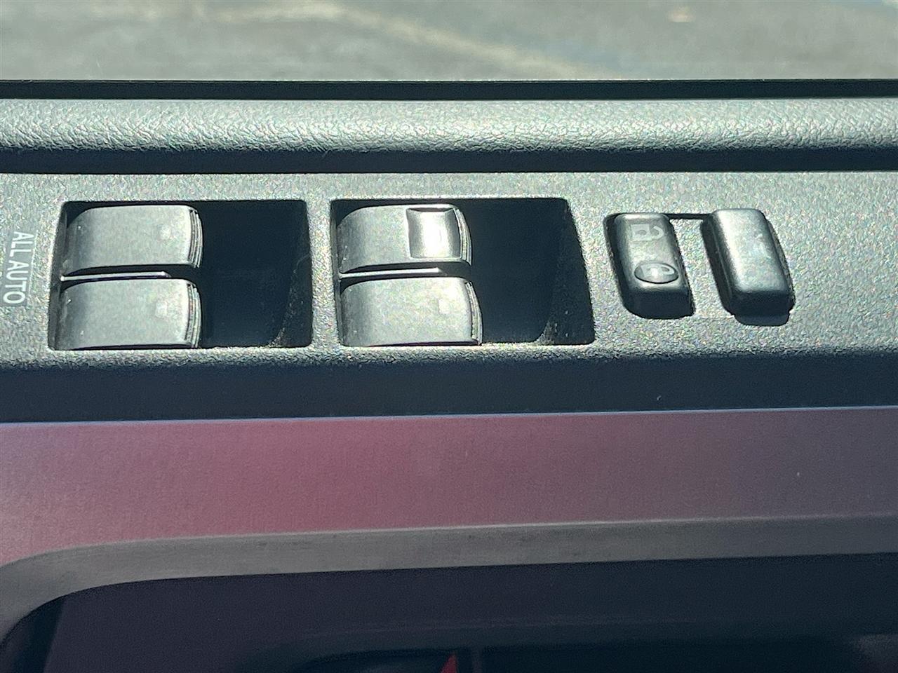 Toyota 4Runner 4WD 4dr V6 Limited (Natl) 2012