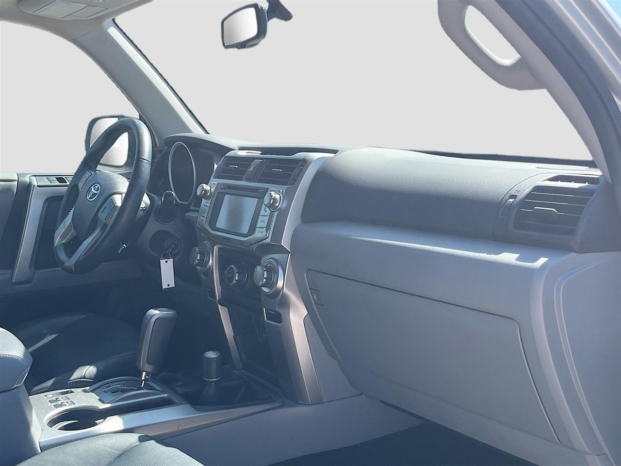 Toyota 4Runner 4WD 4dr V6 Limited (Natl) 2012