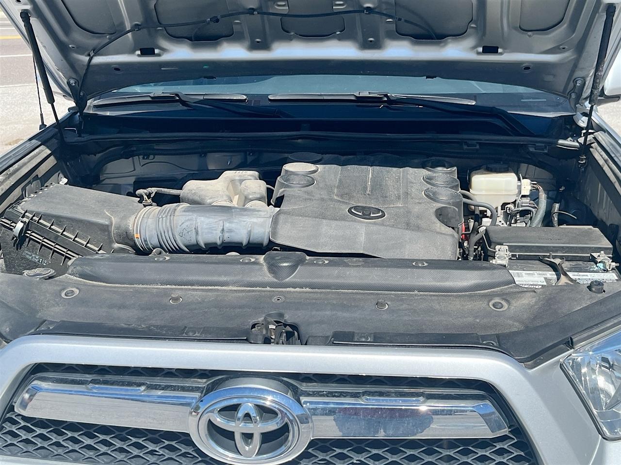 Toyota 4Runner 4WD 4dr V6 Limited (Natl) 2012