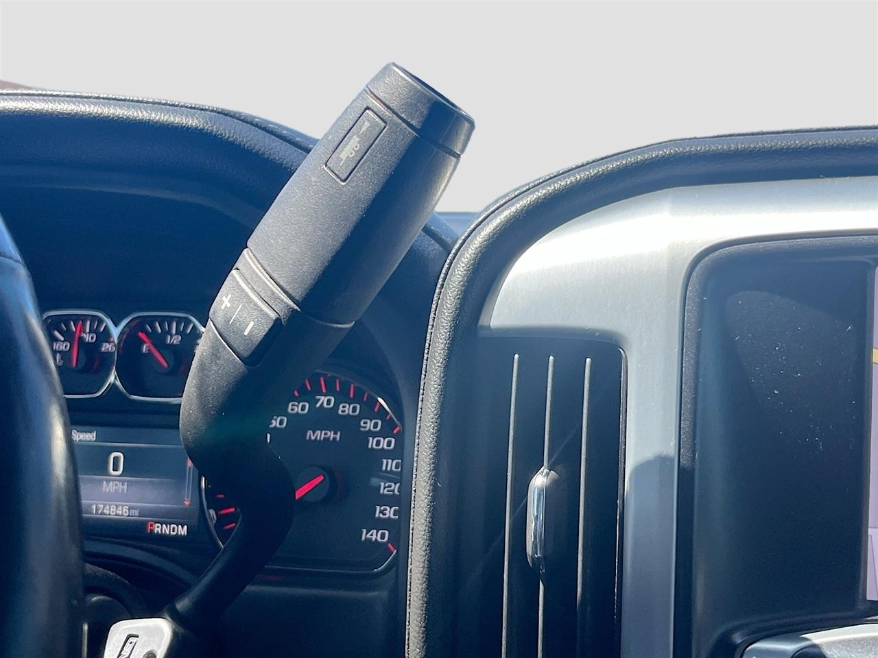 GMC Sierra 1500 4WD Crew Cab 143.5" SLT 2015