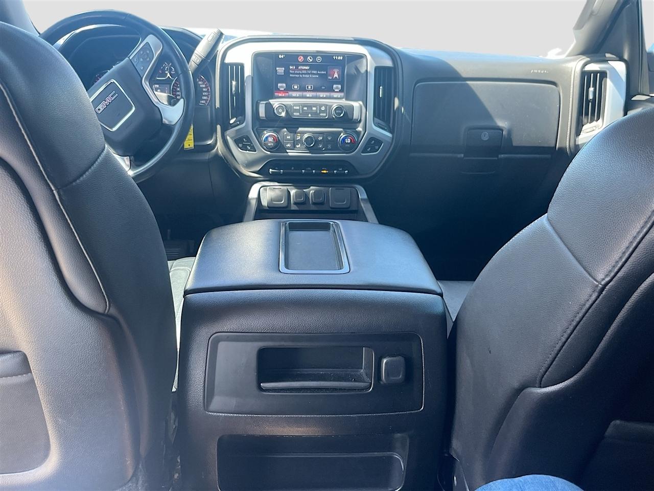 GMC Sierra 1500 4WD Crew Cab 143.5" SLT 2015