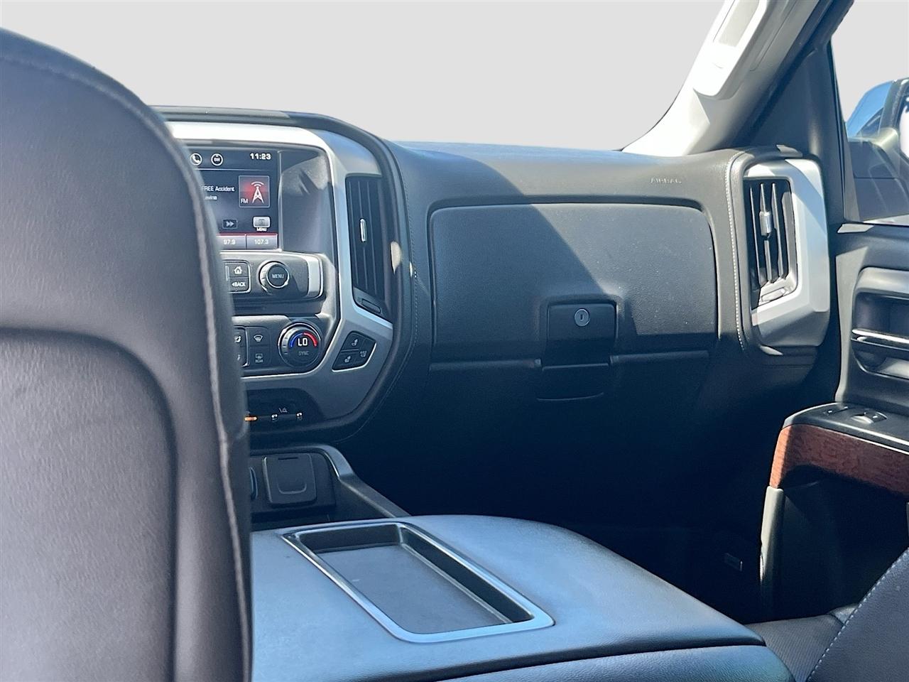 GMC Sierra 1500 4WD Crew Cab 143.5" SLT 2015