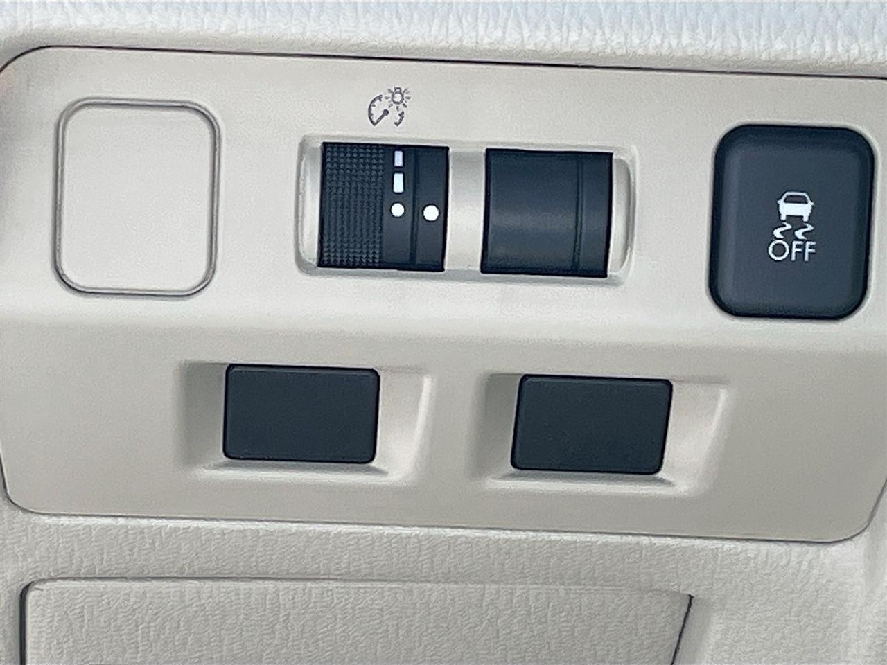 Subaru Impreza Sedan 4dr CVT 2.0i Premium 2015