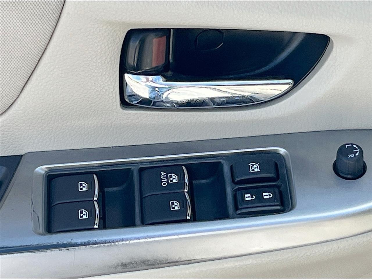 Subaru Impreza Sedan 4dr CVT 2.0i Premium 2015