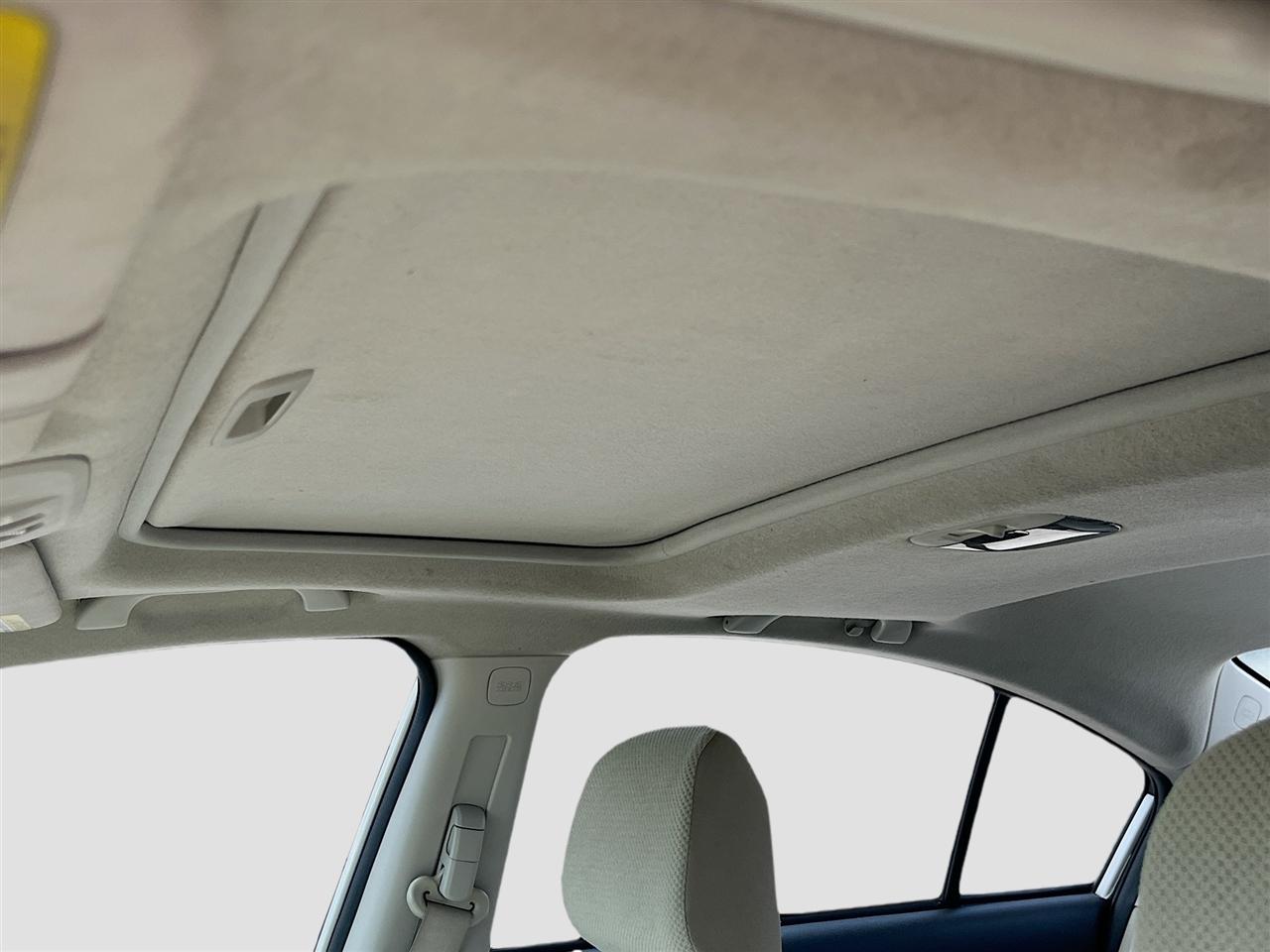 Subaru Impreza Sedan 4dr CVT 2.0i Premium 2015