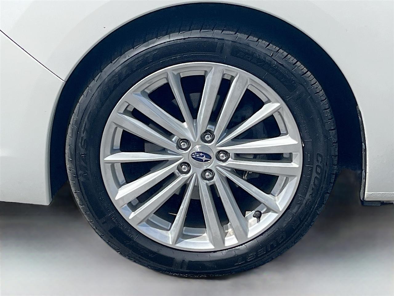 Subaru Impreza Sedan 4dr CVT 2.0i Premium 2015